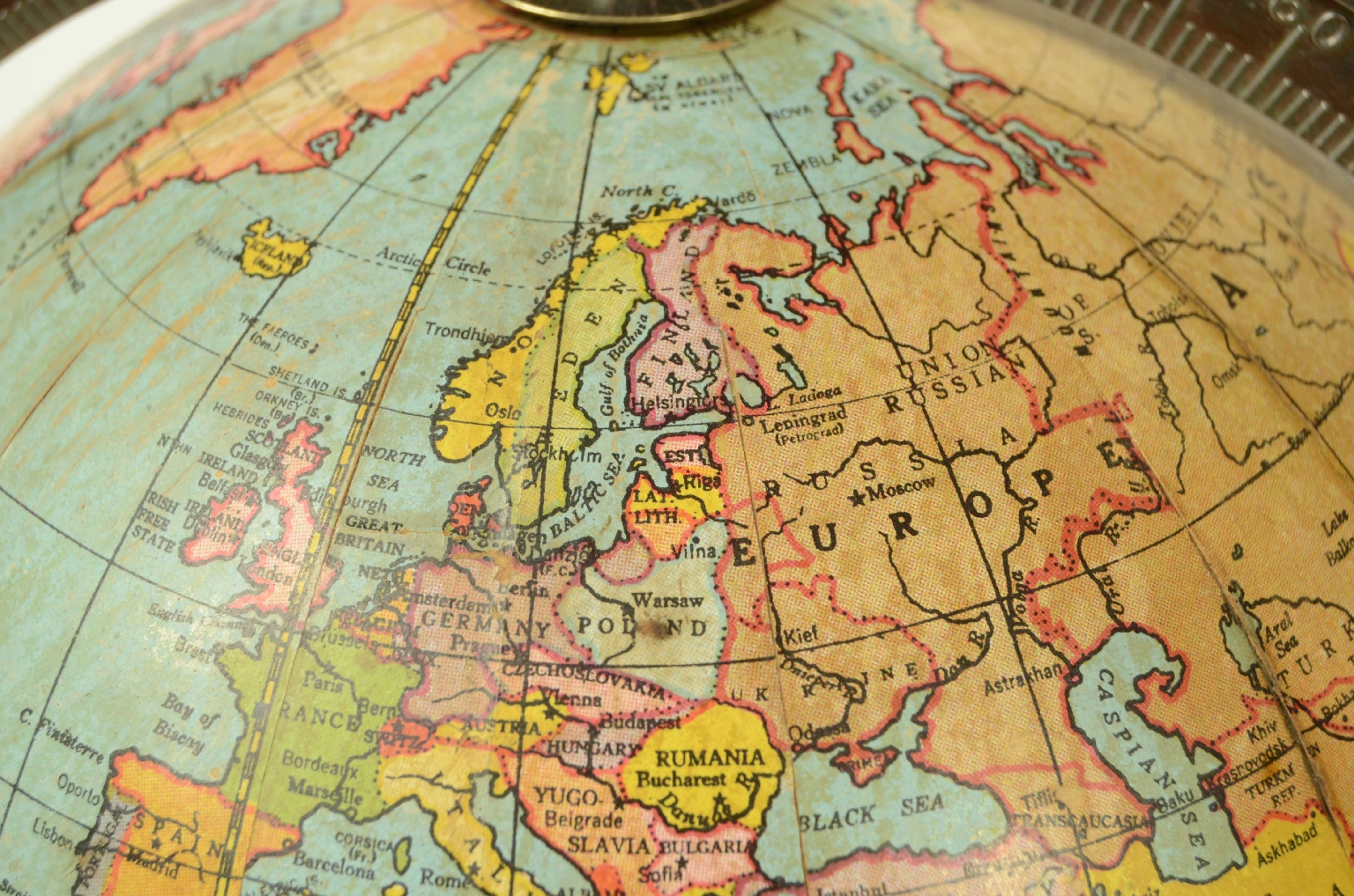 Antique globes-world maps/8400-Terrestrial Globe