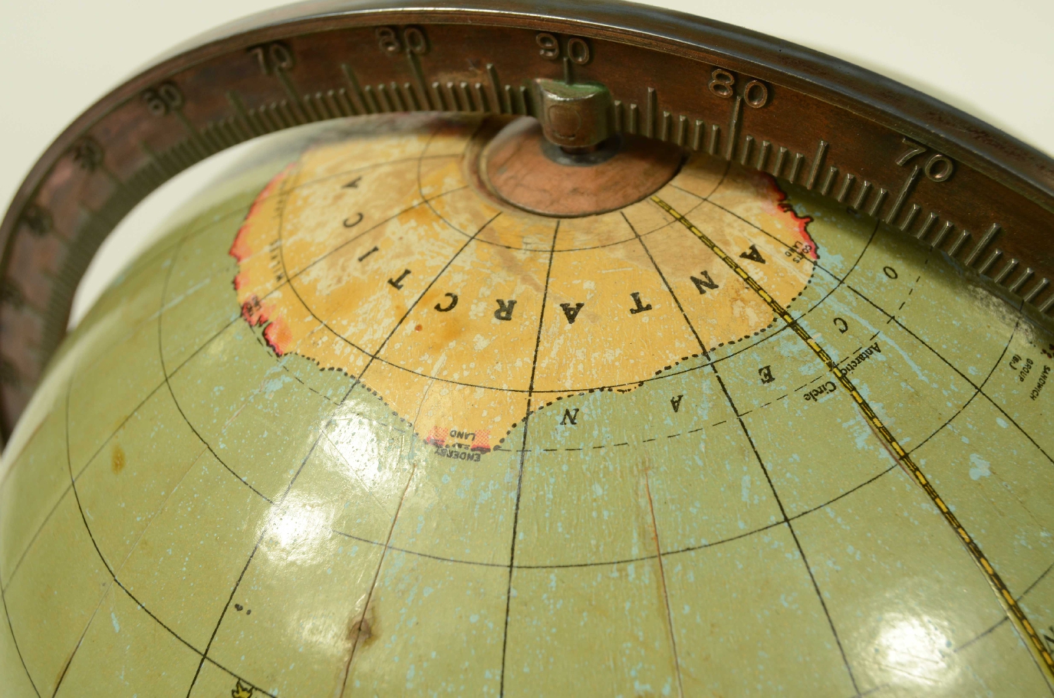 Antique globes-world maps/8400-Terrestrial Globe