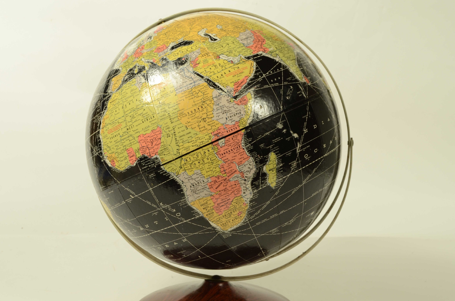 Antique globes-world maps/8426-Terrestrial Globe