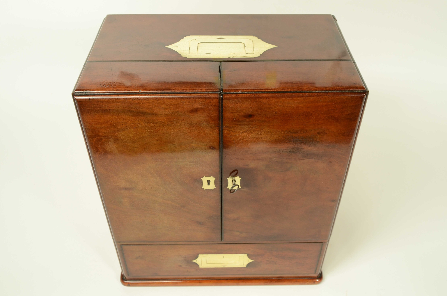 Old medical instruments/8464-Apothecary Chest