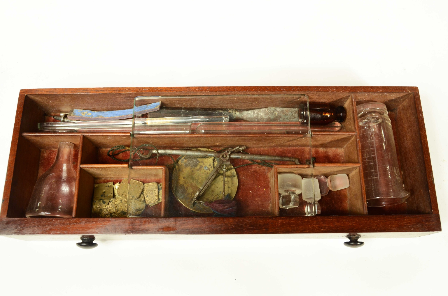 Old medical instruments/8464-Apothecary Chest