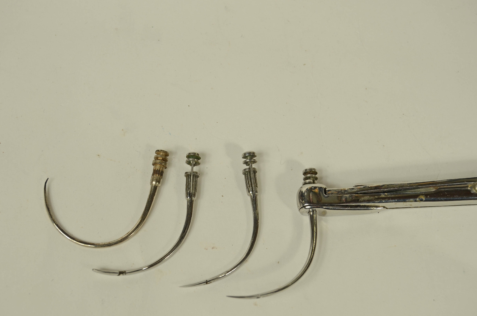 Strumenti medici d'epoca/8466-Pinza da sutura