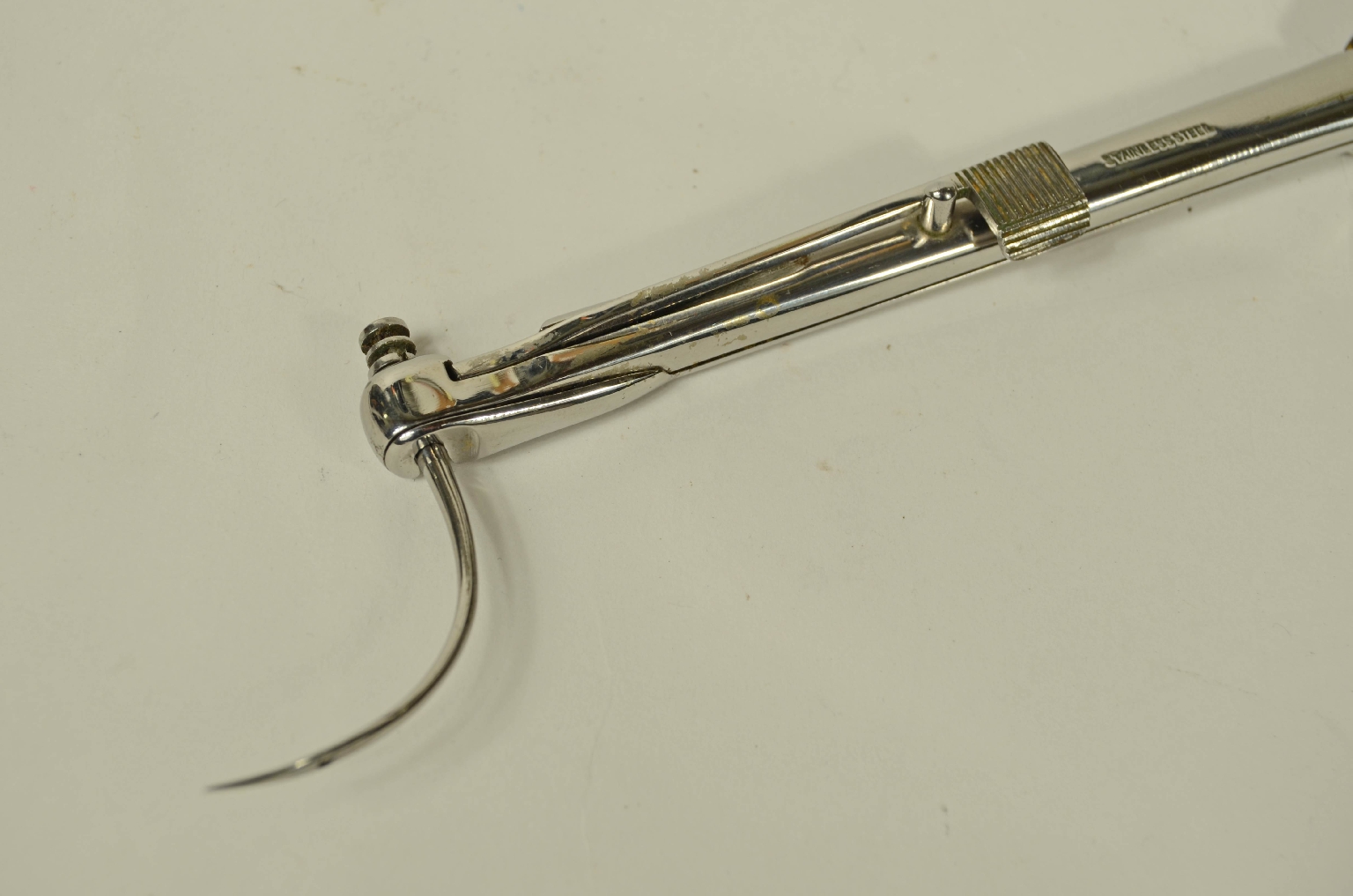 Old medical instruments/8466-Suture Forceps