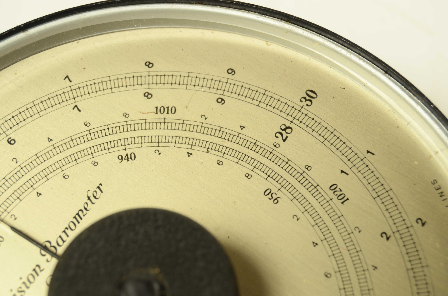 Antique barometers/8481-Aneroid Barometer