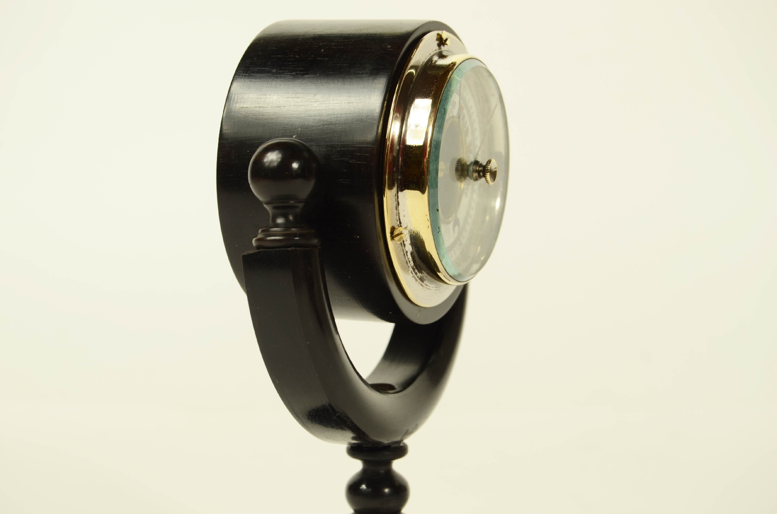 Antique barometers/8482-Aneroid Barometer