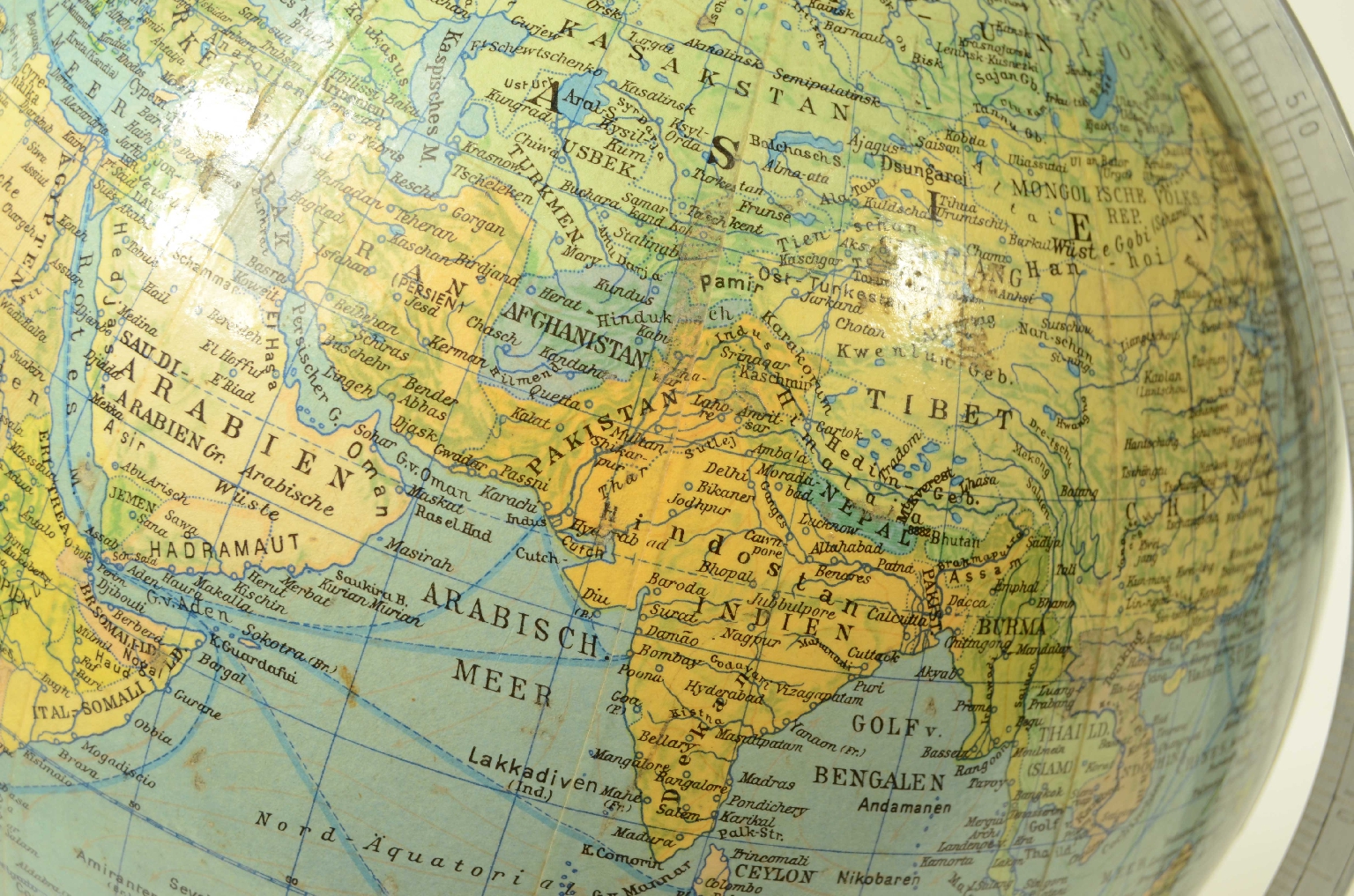 Antique globes-world maps/8490-Terrestrial Globe