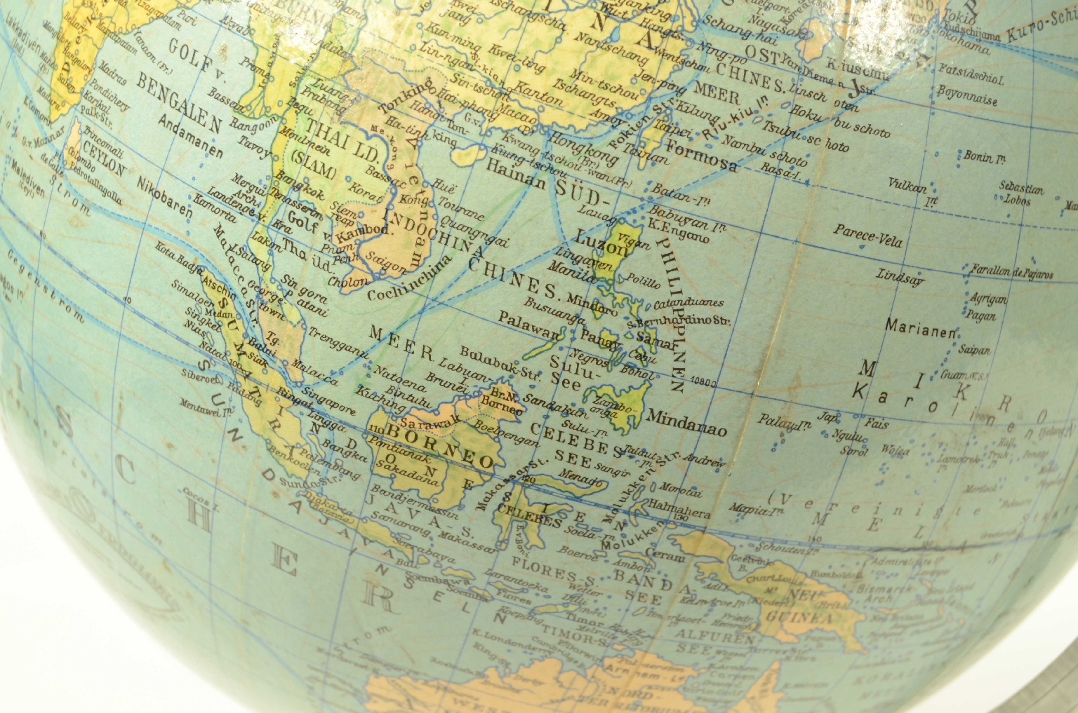 Antique globes-world maps/8490-Terrestrial Globe