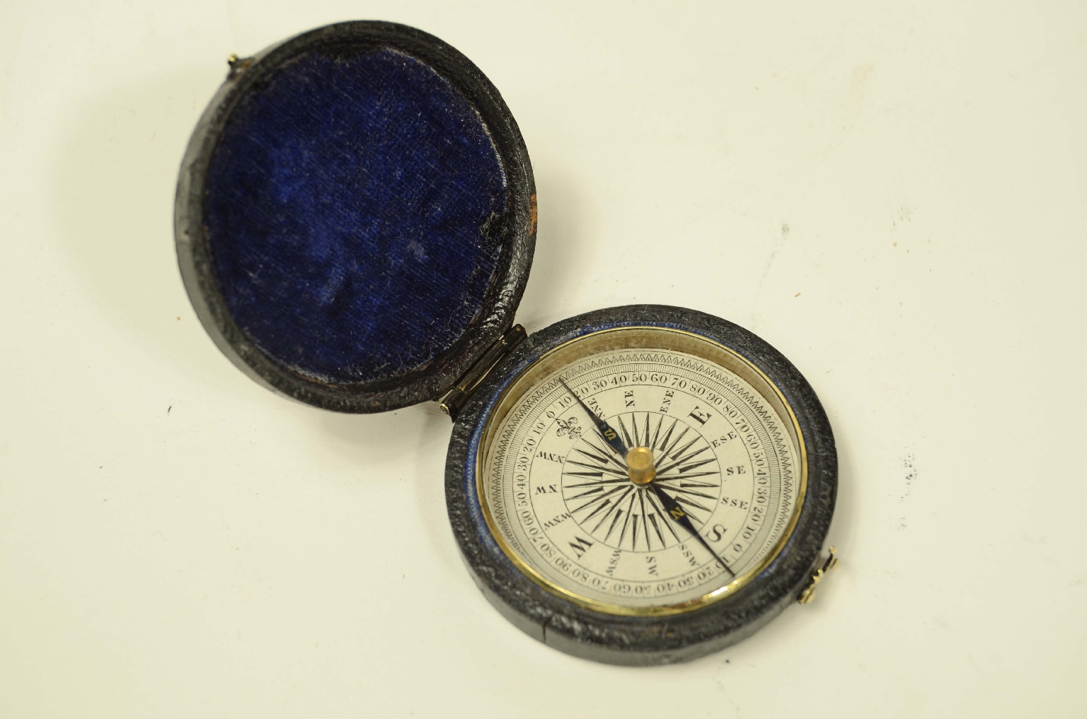 Antique compasses/8515-Small Compass
