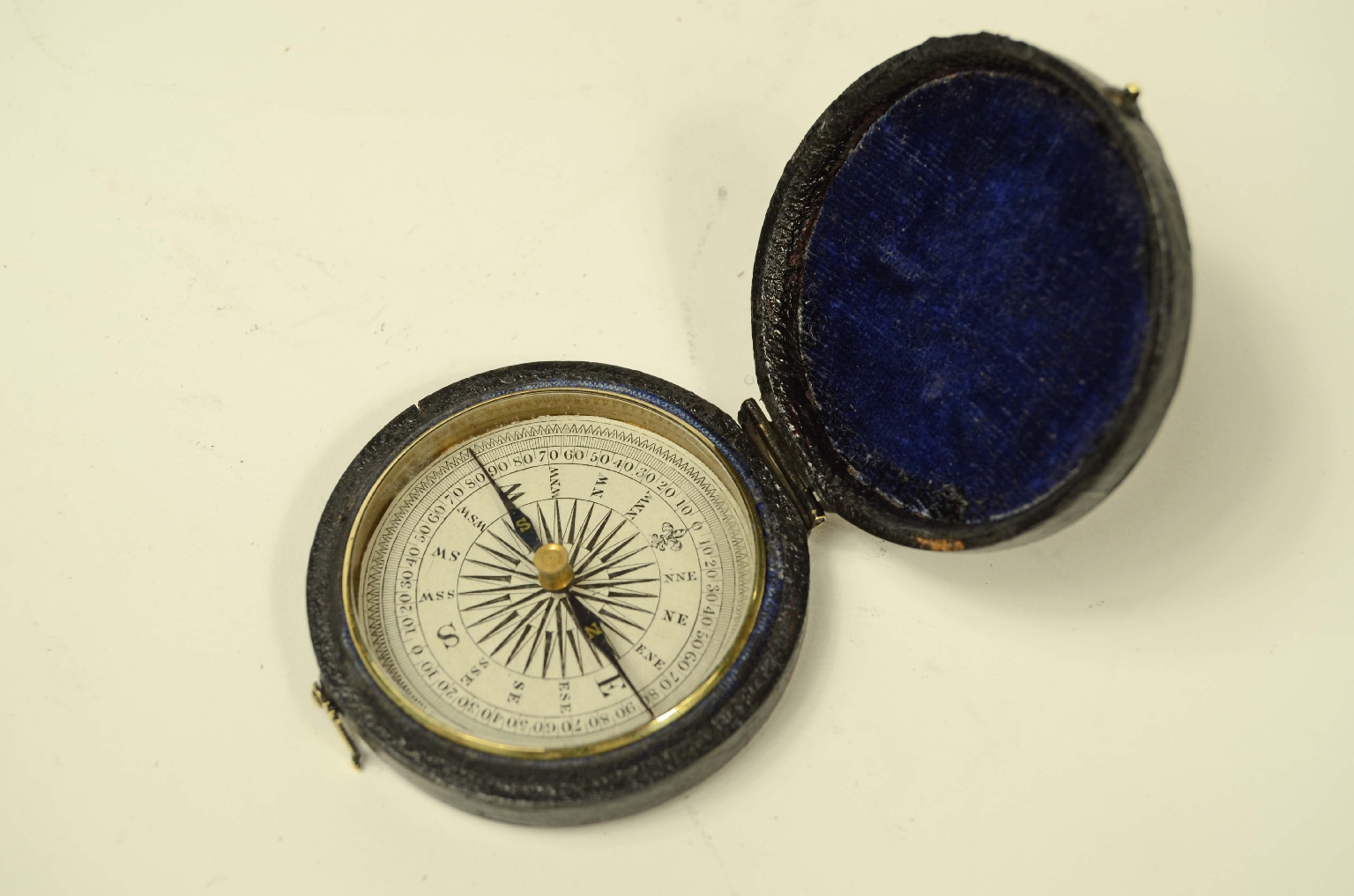 Antique compasses/8515-Small Compass