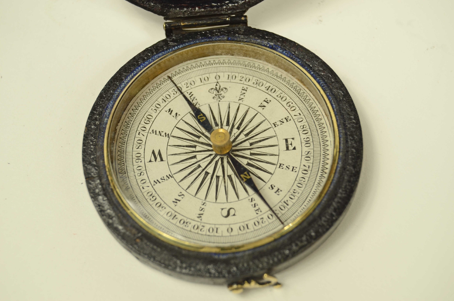 Antique compasses/8515-Small Compass