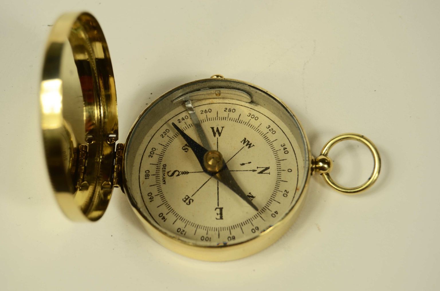 Antique compasses/8549-Small Compass