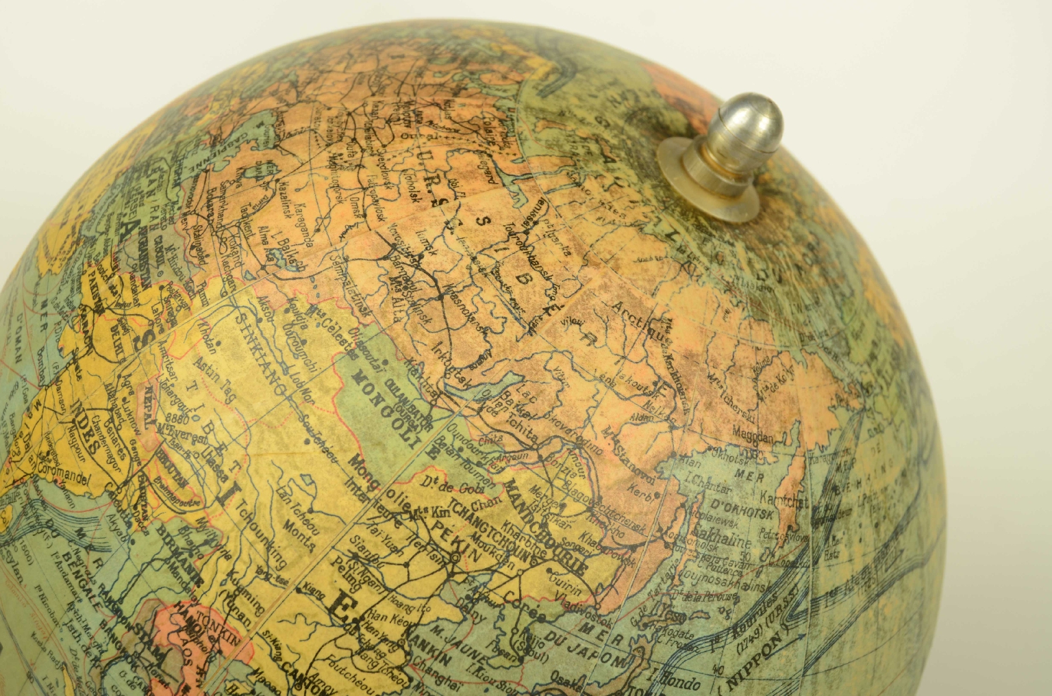 Antique globes-world maps/8561-Terrestrial Globe
