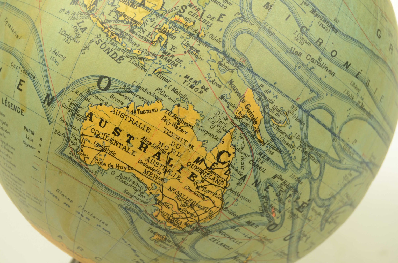 Antique globes-world maps/8561-Terrestrial Globe