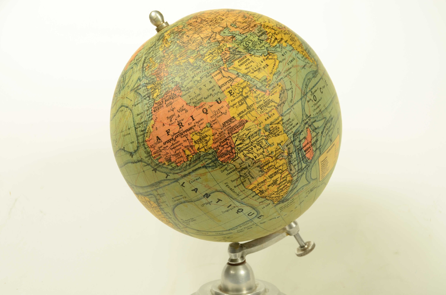 Antique globes-world maps/8561-Terrestrial Globe