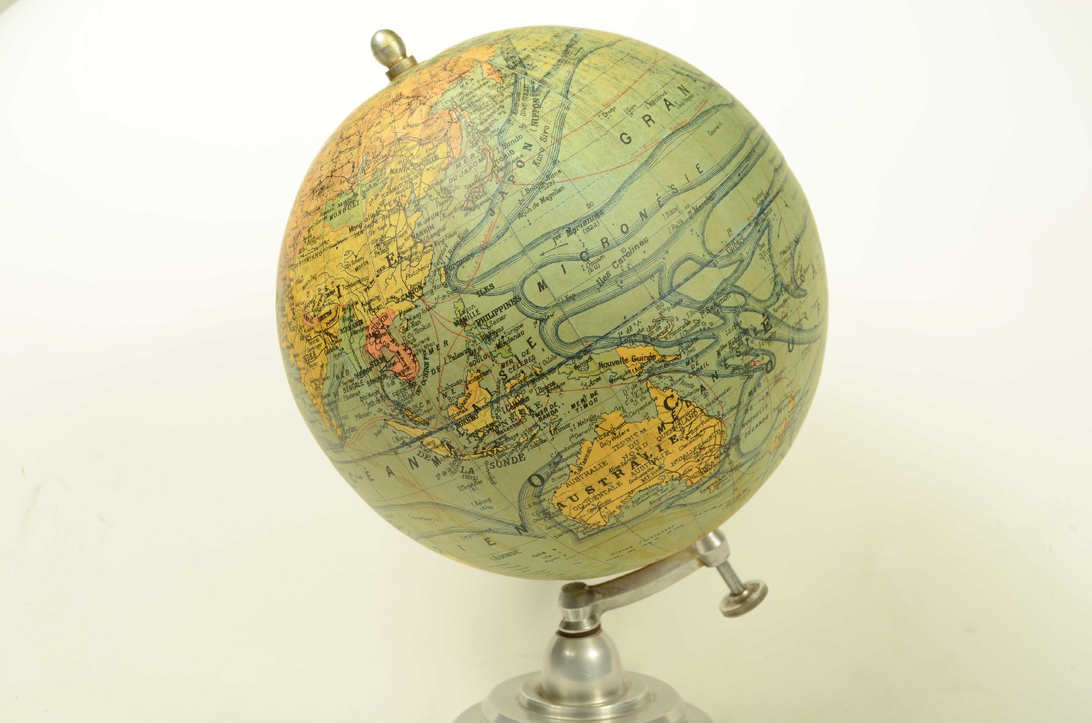 Antique globes-world maps/8561-Terrestrial Globe