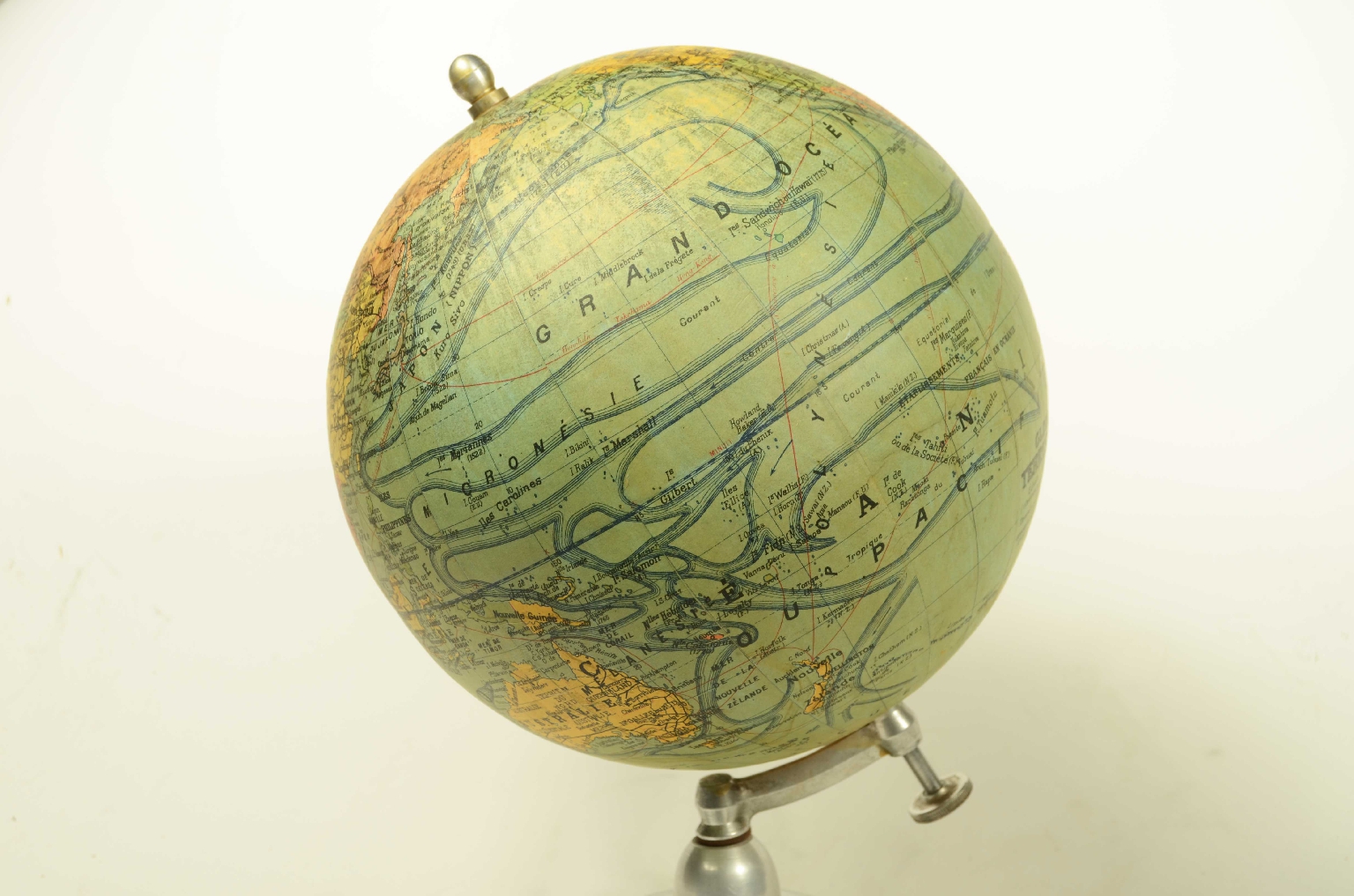 Antique globes-world maps/8561-Terrestrial Globe