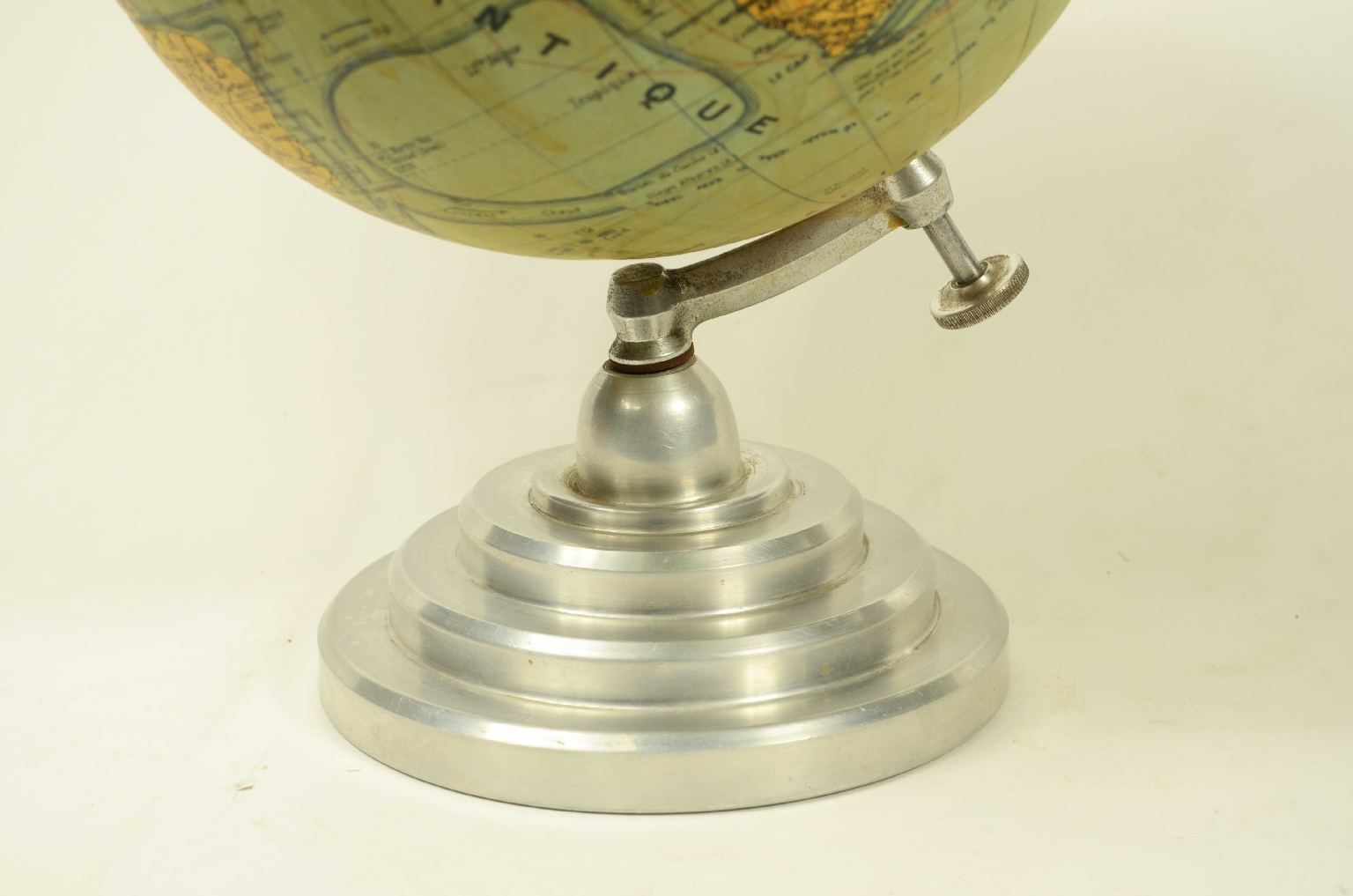Antique globes-world maps/8561-Terrestrial Globe