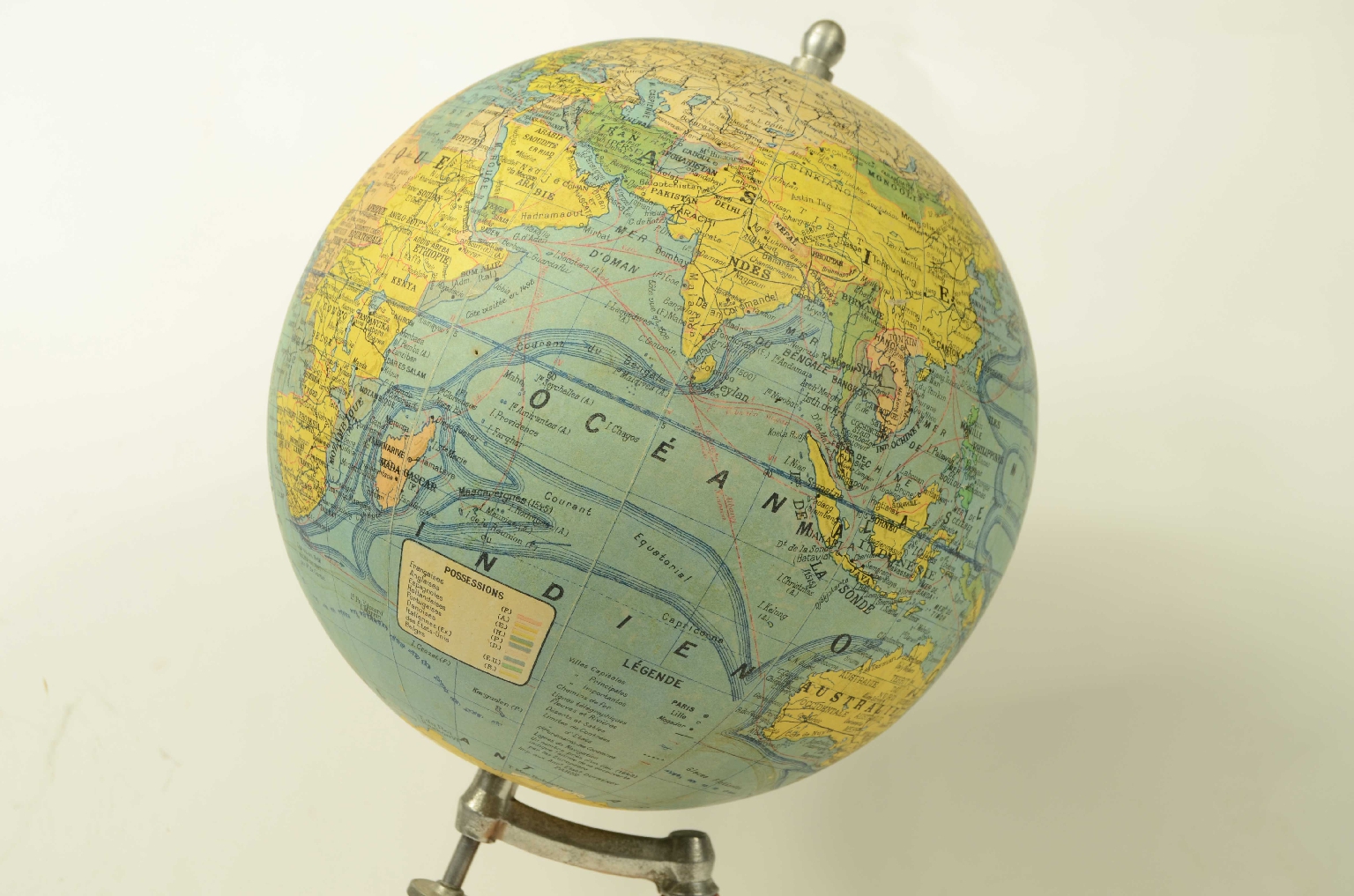 Antique globes-world maps/8563-Terrestrial Globe