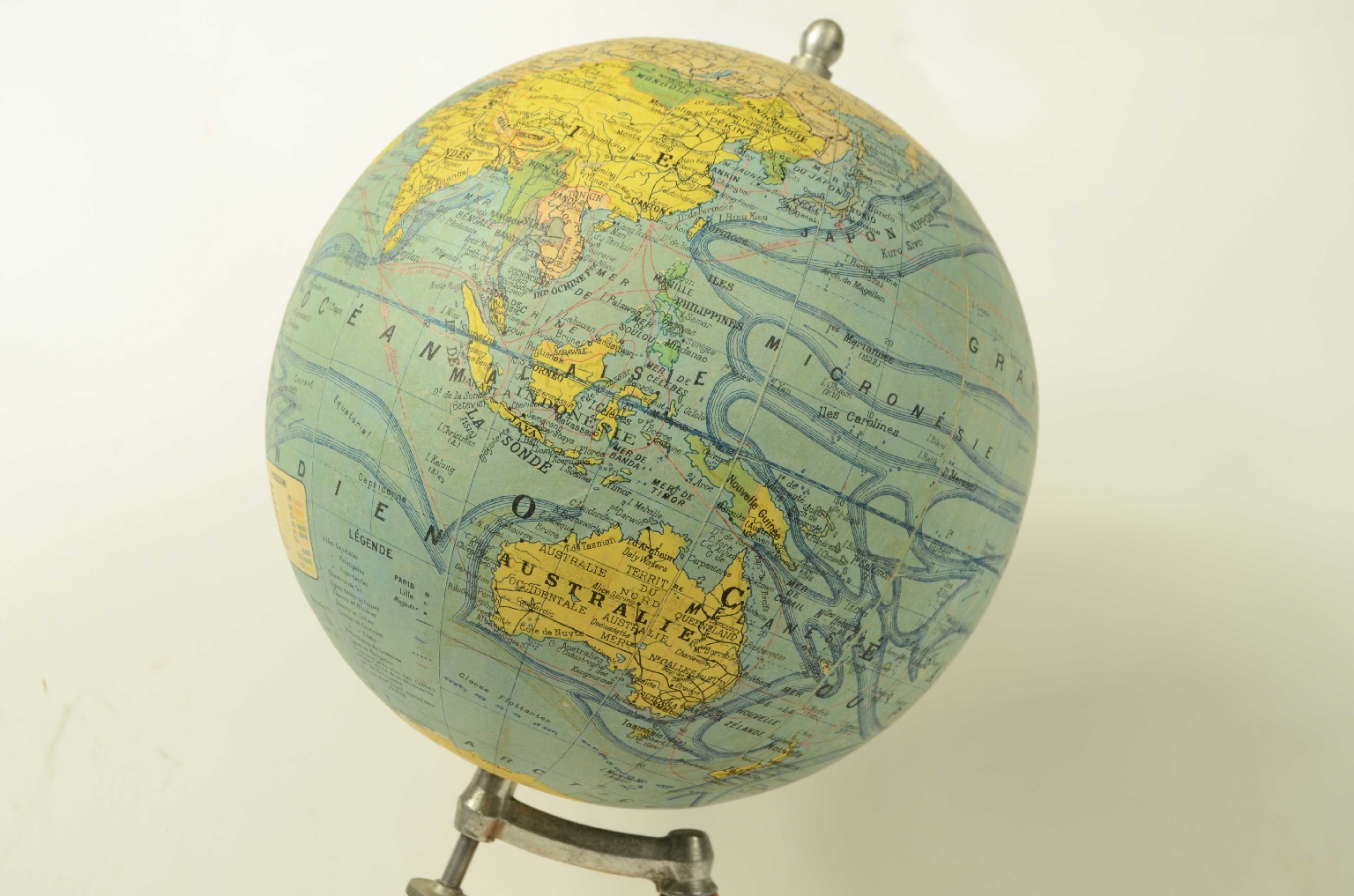 Antique globes-world maps/8563-Terrestrial Globe