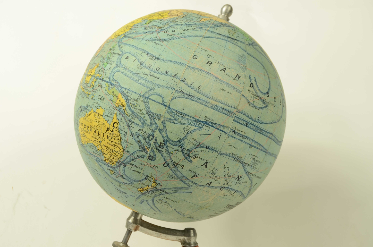 Antique globes-world maps/8563-Terrestrial Globe