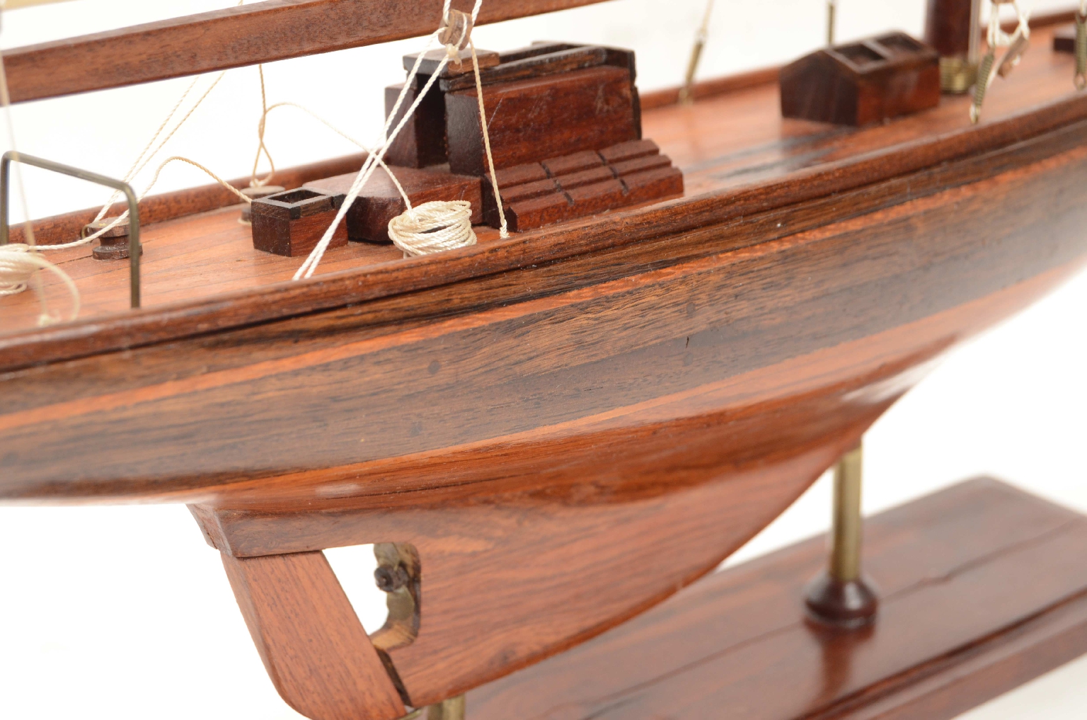 Old ship models/8927-Endeavour Model