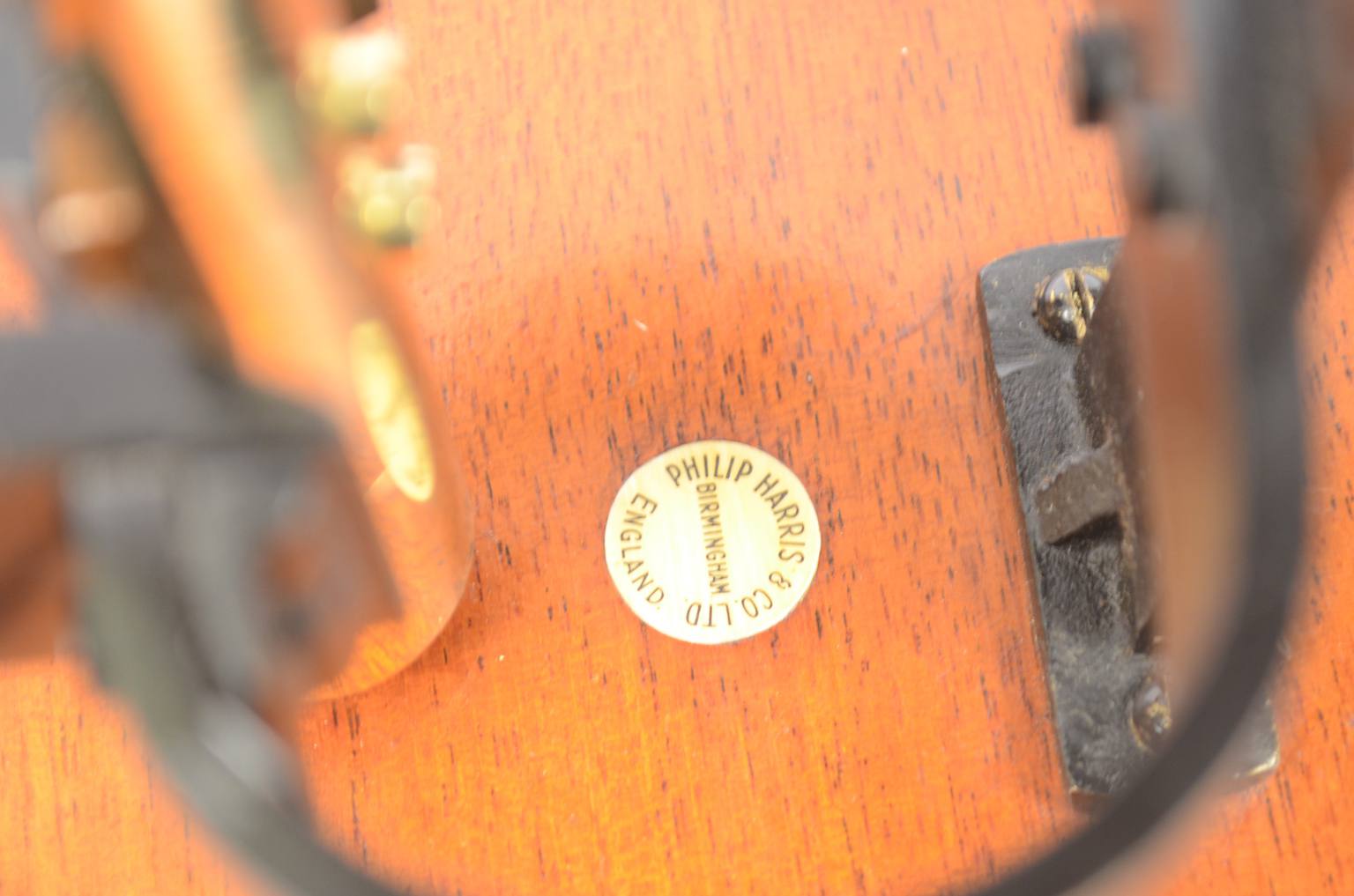 Antique measuring instruments/A105A-Antique galvanometer