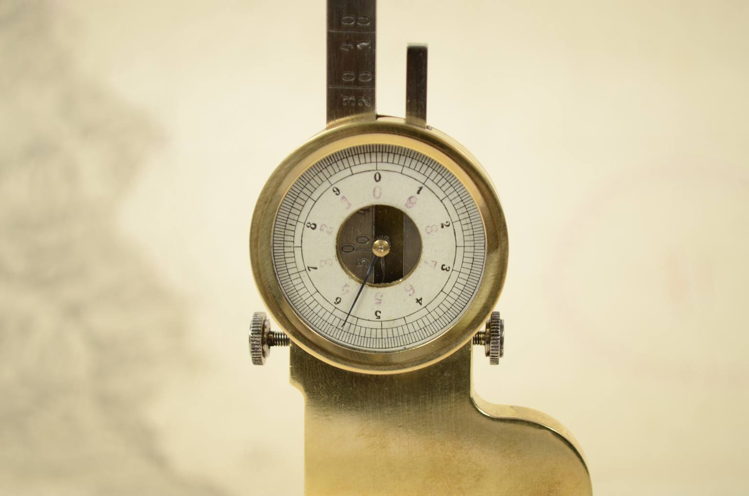 Antique measuring instruments/A30-Antique fleximeter