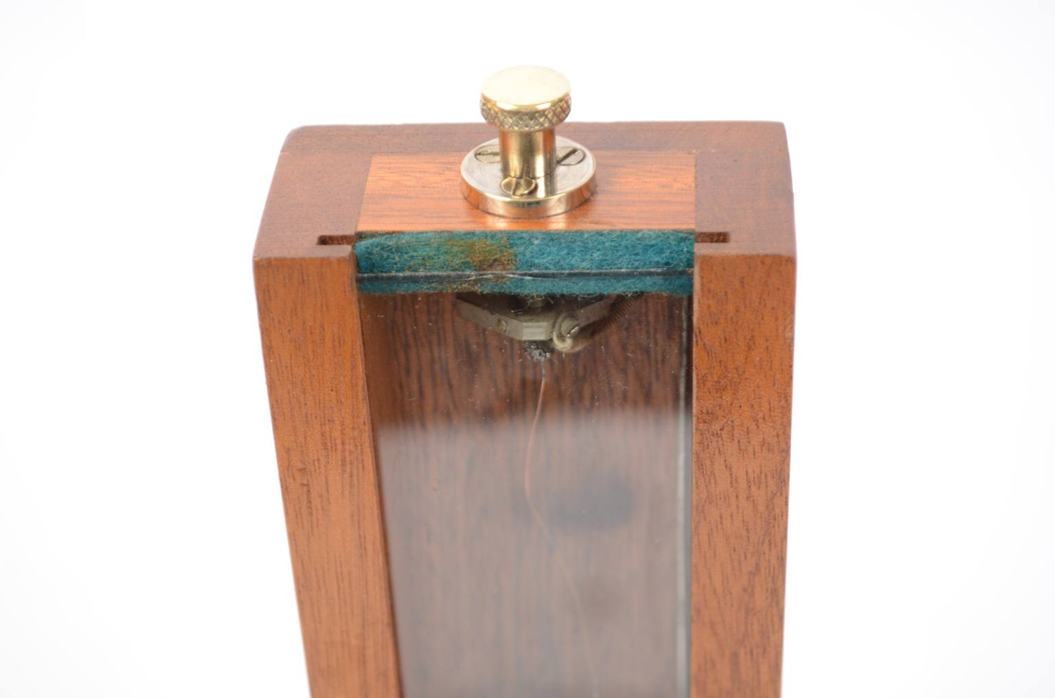 Strumenti di misura antichi/A45-Galvanometro a specchio