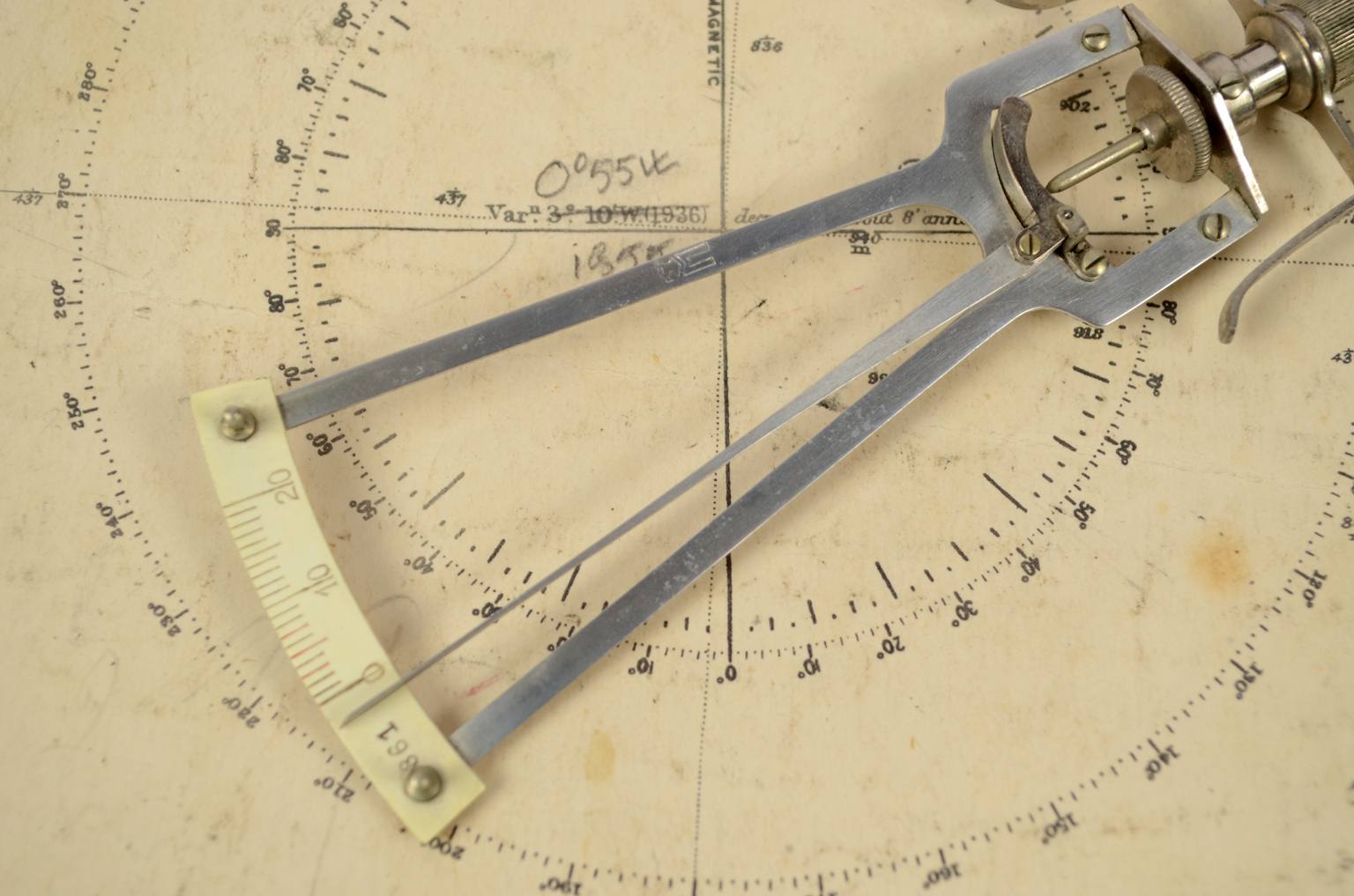 Old medical instruments/ocu1-Vintage tonometer