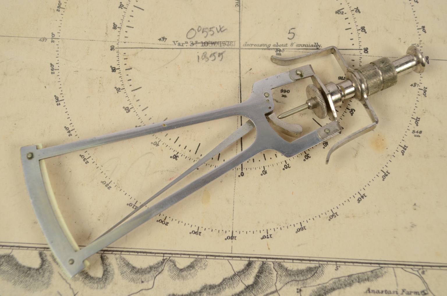 Old medical instruments/ocu1-Vintage tonometer