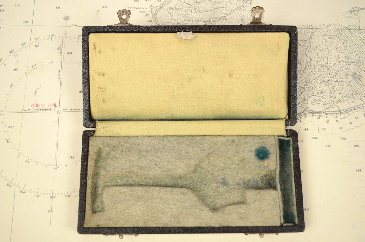 Old medical instruments/ocu16-Antique tonometer