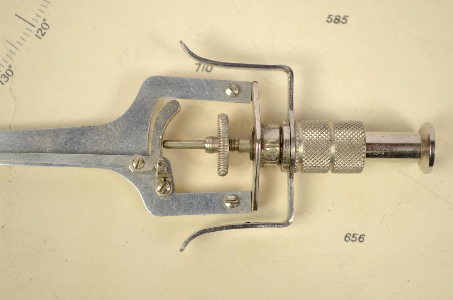 Old medical instruments/ocu16-Antique tonometer