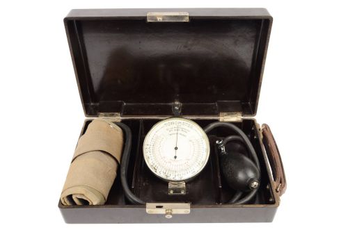 Code 6852 Vintage sphygmomanometer